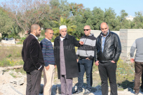  لجنة الحريات برئاسة الشيخ رائد صلاح في زيارة تفقدية لمقبرة طاسو في يافا 